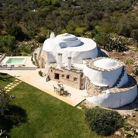 Trullo Padronale Villa Ostuni